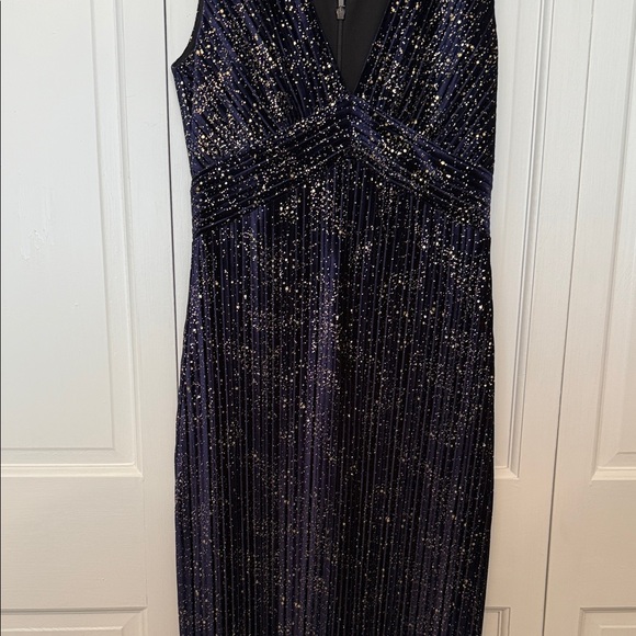 Elegant BCBG Purple Women's Dress - Picture 10 of 14